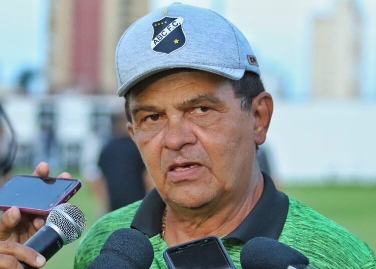 Ferroviário próximo de anunciar Francisco Diá