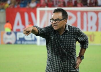 Ferroviário confirma Francisco Diá como novo técnico