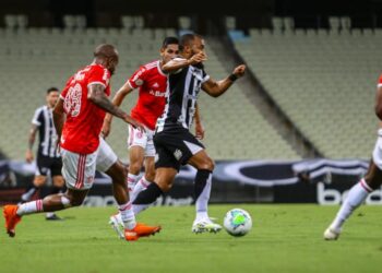 “A partir do gol, sim”, diz Guto Ferreira sobre queda de rendimento do Ceará contra o Internacional