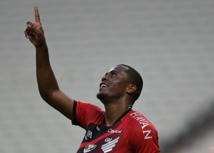 Ceará perde pro Athletico/PR na Arena Castelão