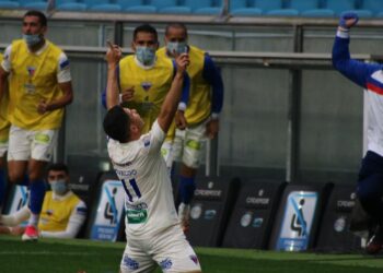 Com novo técnico, Fortaleza recebe o Grêmio na Arena Castelão