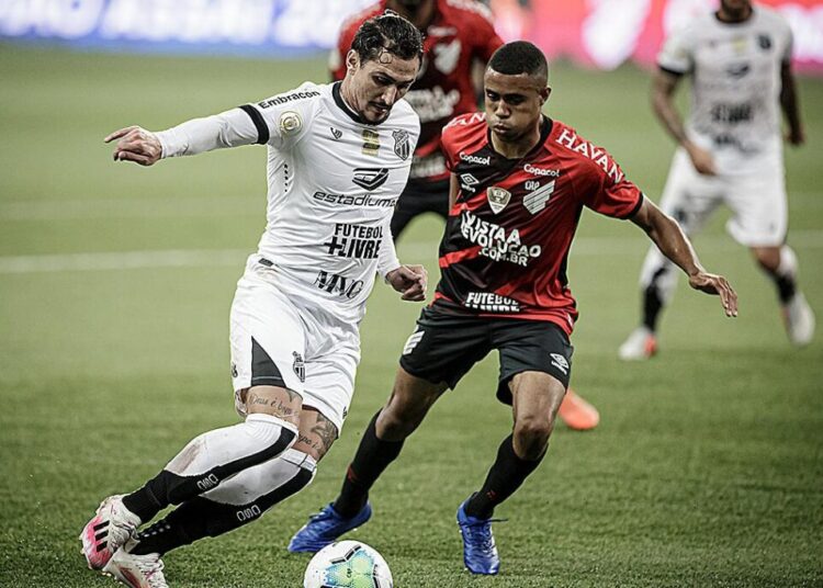 Ceará recebe o Athletico/PR na Arena Castelão