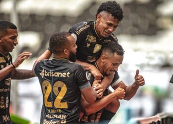 Ceará vence Palmeiras e entra de vez na disputa por vaga na Libertadores