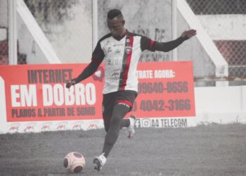 Com três de Ciel, Caucaia goleia Campo Grande na Fares Lopes