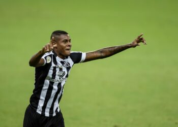 Ceará recebe Palmeiras em jogo da permanência na Série A