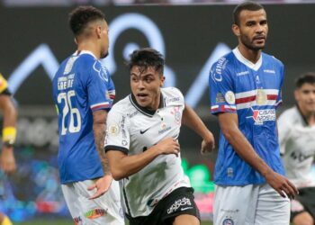 Bahia x Corinthians terá torcidas opostas de Ceará e Fortaleza