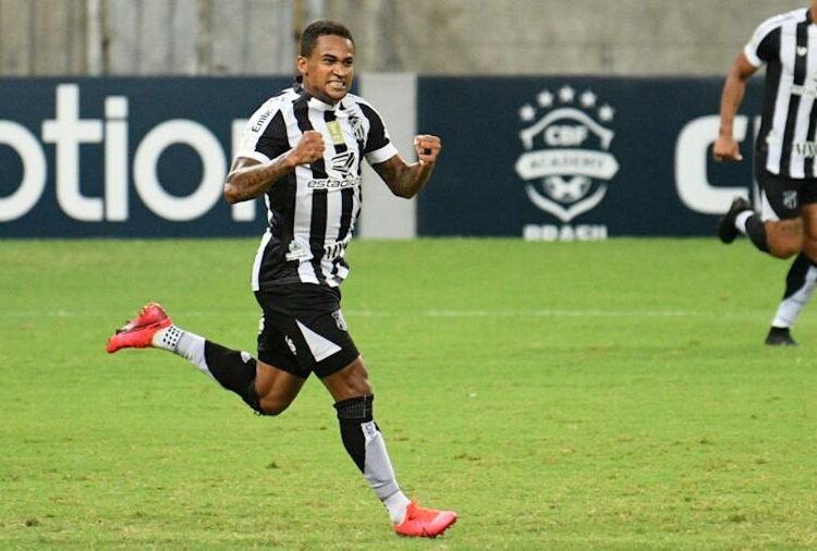 “Estou pronto”, diz Eduardo sobre substituir Samuel Xavier contra Flamengo