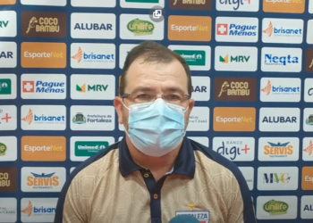 Enderson Moreira lamenta desequilíbrio em setores na derrota do Fortaleza para o Inter