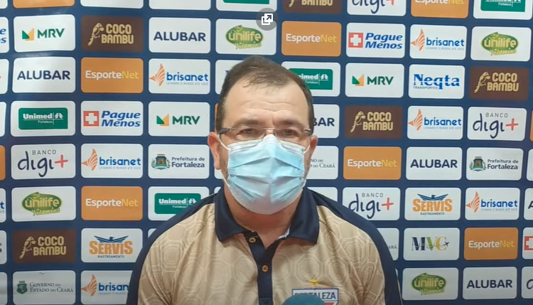 Enderson Moreira lamenta desequilíbrio em setores na derrota do Fortaleza para o Inter