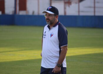 Enderson Moreira, auxiliar e preparador físico do Fortaleza testam positivo para Covid-19
