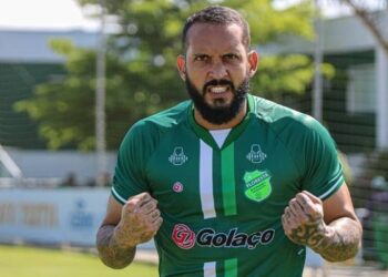 Floresta anuncia novo fornecedor de material esportivo