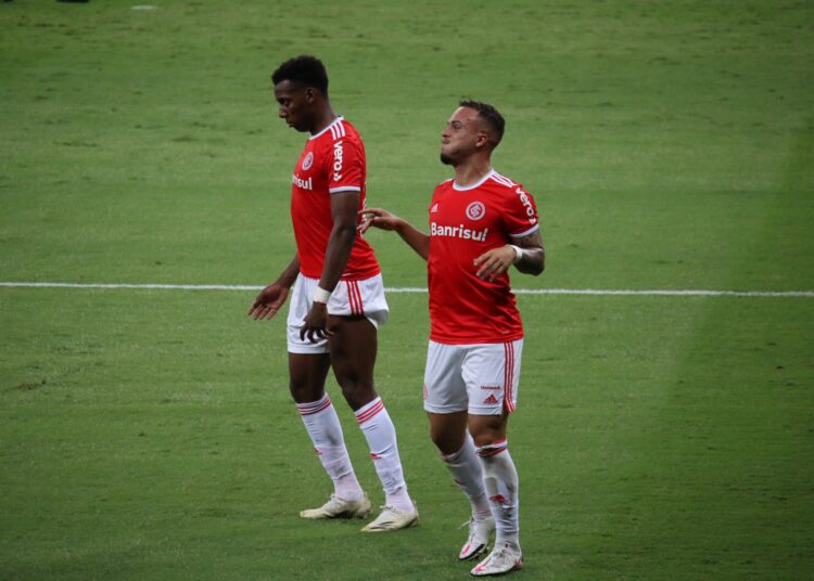 Fortaleza luta, mas sofre derrota diante do Internacional no Beira-Rio