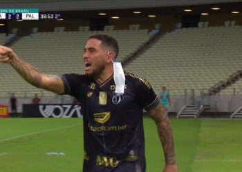 Leandro Carvalho é punido pelo STJD com cinco jogos de suspensão