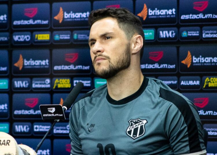Tiago Pagnussat projeta duelo contra Bragantino: “temos que impor o nosso jogo”