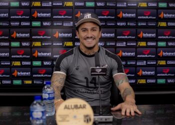 Artilheiro do Ceará, Vina avalia bom momento e comenta sobre futuro no clube