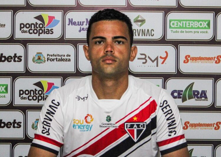 Zagueiro Richardson avalia estreia pelo Ferroviário e projeta duelo contra o Pacajus