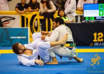 Lutador cearense de jiu-jitsu acumula conquistas nos EUA