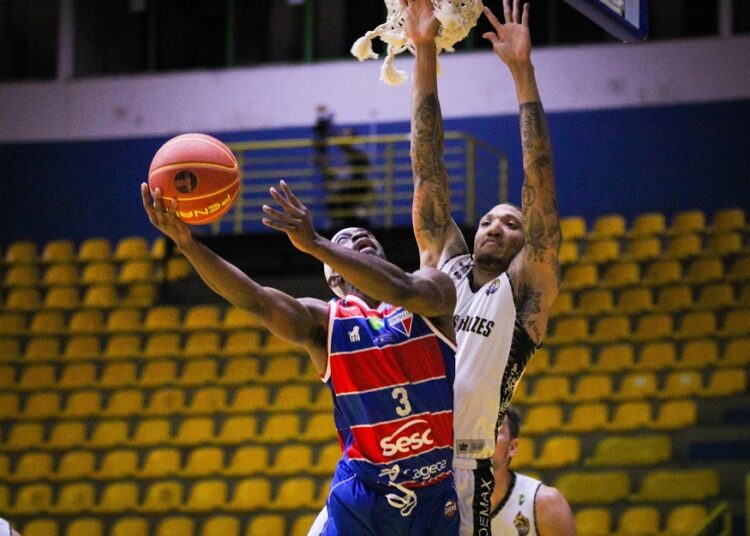 Fortaleza BC vence Mogi pelo NBB