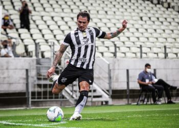 Vina revela desejo de fazer história e atingir o patamar de ídolo no Ceará