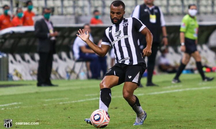 Ceará confirma saída de Samuel Xavier e mais dois jogadores