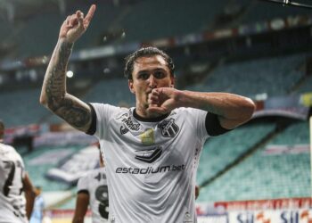 Histórico: Vina se torna o maior artilheiro do Ceará na era de pontos corridos do Brasileirão Série A