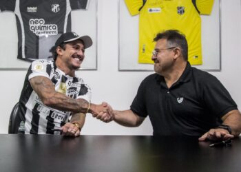 Ceará confirma renovação contratual de Vina até 2024