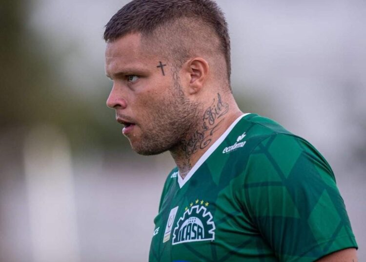 Romário se lesiona em estreia pelo Icasa e desabafa: “Estou cansado”