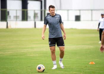 Eduardo Brock acerta com o Cruzeiro e deixa Ceará após o fim do Brasileirão