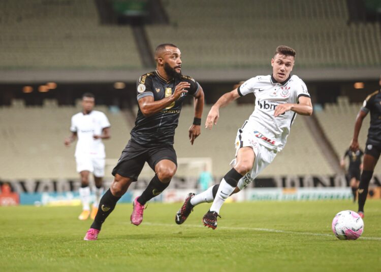 Ceará visita Corinthians em confronto direto por vaga na Libertadores