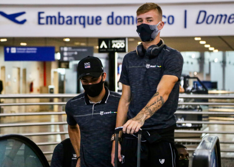 Guto Ferreira terá que promover mudanças para o jogo contra o Coritiba