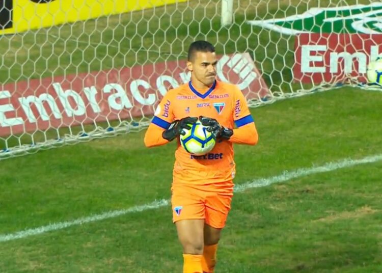 Felipe Alves critica influências externas no futebol: “a rede social é uma armadilha”