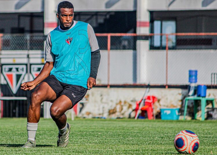 Icasa e Ferroviário disputam jogos atrasados pelo Campeonato Cearense nesta terça-feira