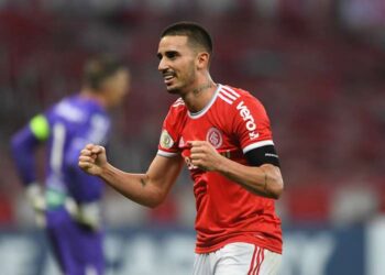 Internacional recebe proposta por Thiago Galhardo; Ceará monitora situação