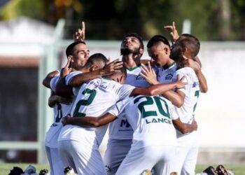 Dois jogos e disputa pela liderança no Cearense; veja os confrontos de hoje