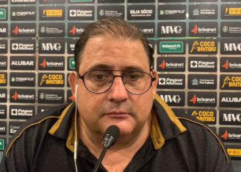 Guto Ferreira celebra vaga na Sul-Americana e título do Nordeste: “Temporada histórica”