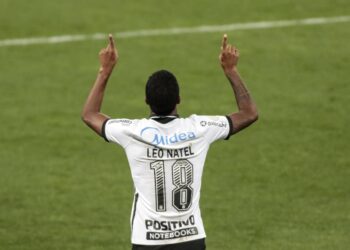 Ceará perde pro Corinthians e se distancia da Libertadores