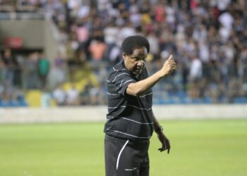 Ex-técnico Lula Pereira morre aos 64 anos