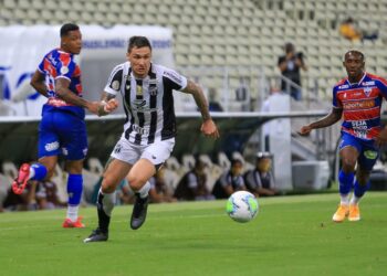 Ceará antecipa férias de Pagnussat e Bruno Pacheco; situação do zagueiro segue indefinida