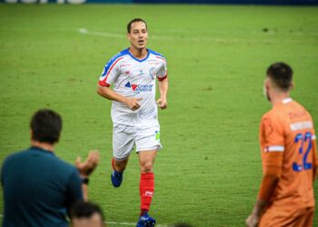 Com show de Rodriguinho, Fortaleza tem atuação apática e sofre goleada do Bahia