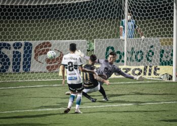 Ceará vence o Coritiba e garante vaga na Copa Sul-Americana depois de 10 anos