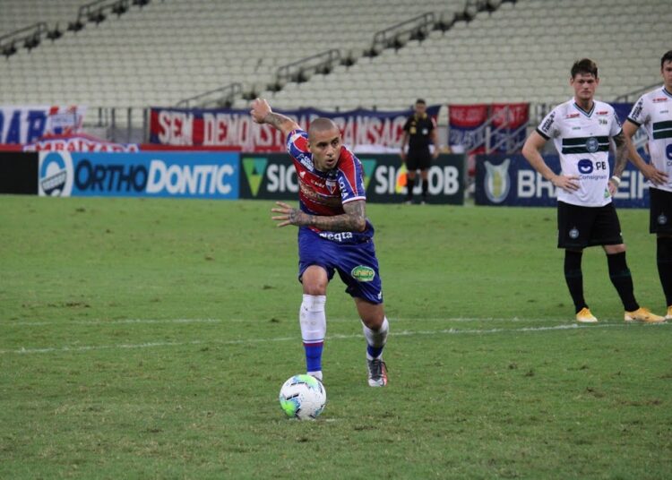 Wellington Paulista revela incômodo após jogador de linha do Coritiba defender pênalti