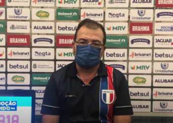 Enderson Moreira analisa empate no Clássico-Rei e explica ausência de Yago Pikachu