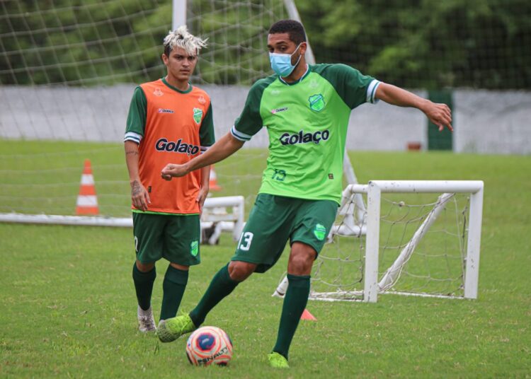 Floresta mantém elenco confinado em CT como medida restritiva contra Covid-19