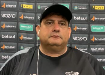 Após empate com o Altos, Guto Ferreira critica gramado do Albertão: “não tinha condições”