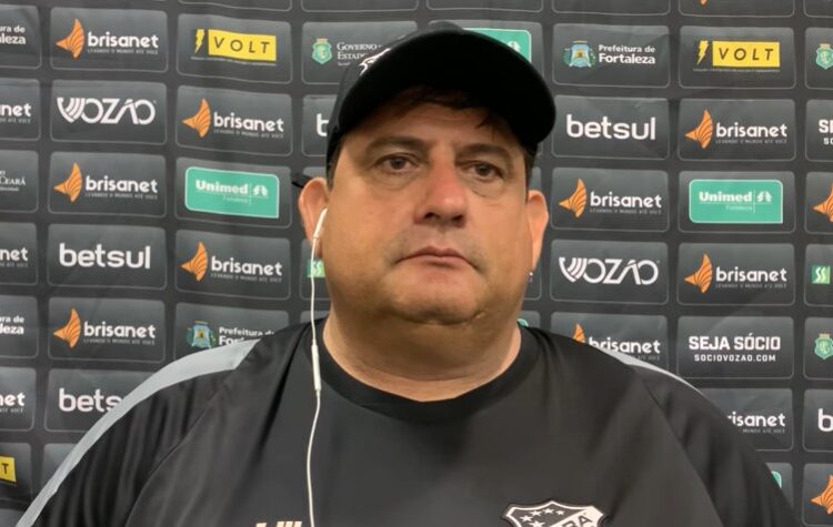 Após empate com o Altos, Guto Ferreira critica gramado do Albertão: “não tinha condições”