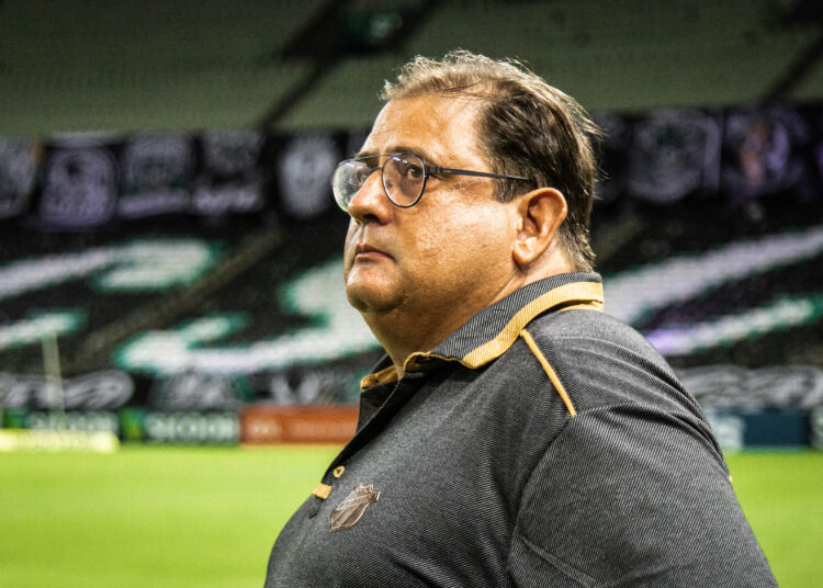 Guto Ferreira completa um ano à frente do Ceará com muitos desafios em 2021