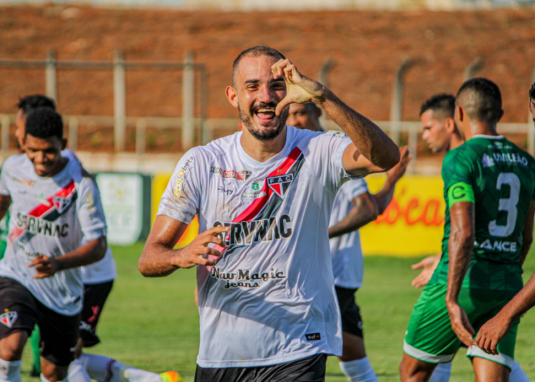 Ferroviário segura pressão do Icasa e conquista terceira vitória seguida no Cearense