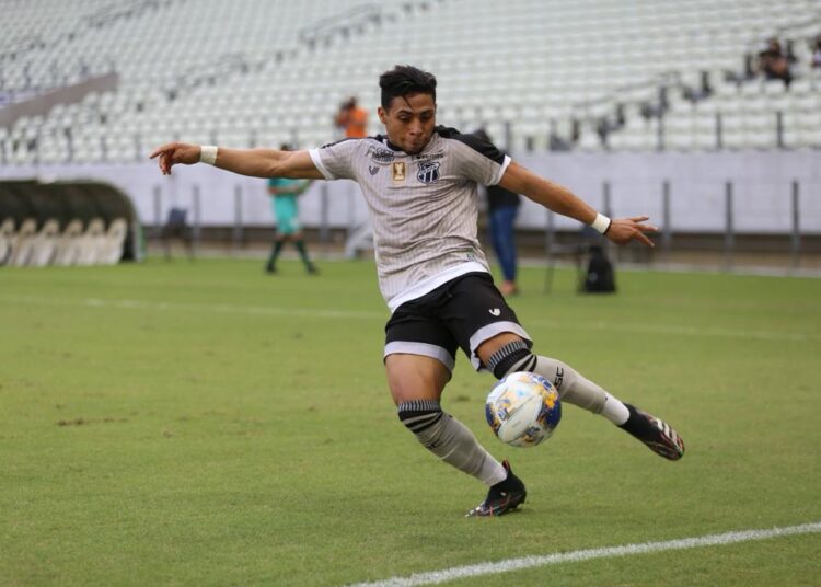 Victor Jacaré sofre lesão no ligamento do joelho direito e ficará afastado por oito meses