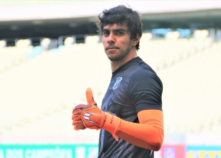 Ceará x Vitória: onde assistir, horário, escalações e arbitragem