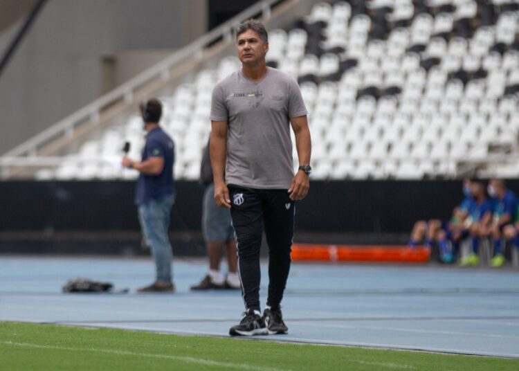 Sérgio Alves não é mais técnico do futebol feminino do Ceará